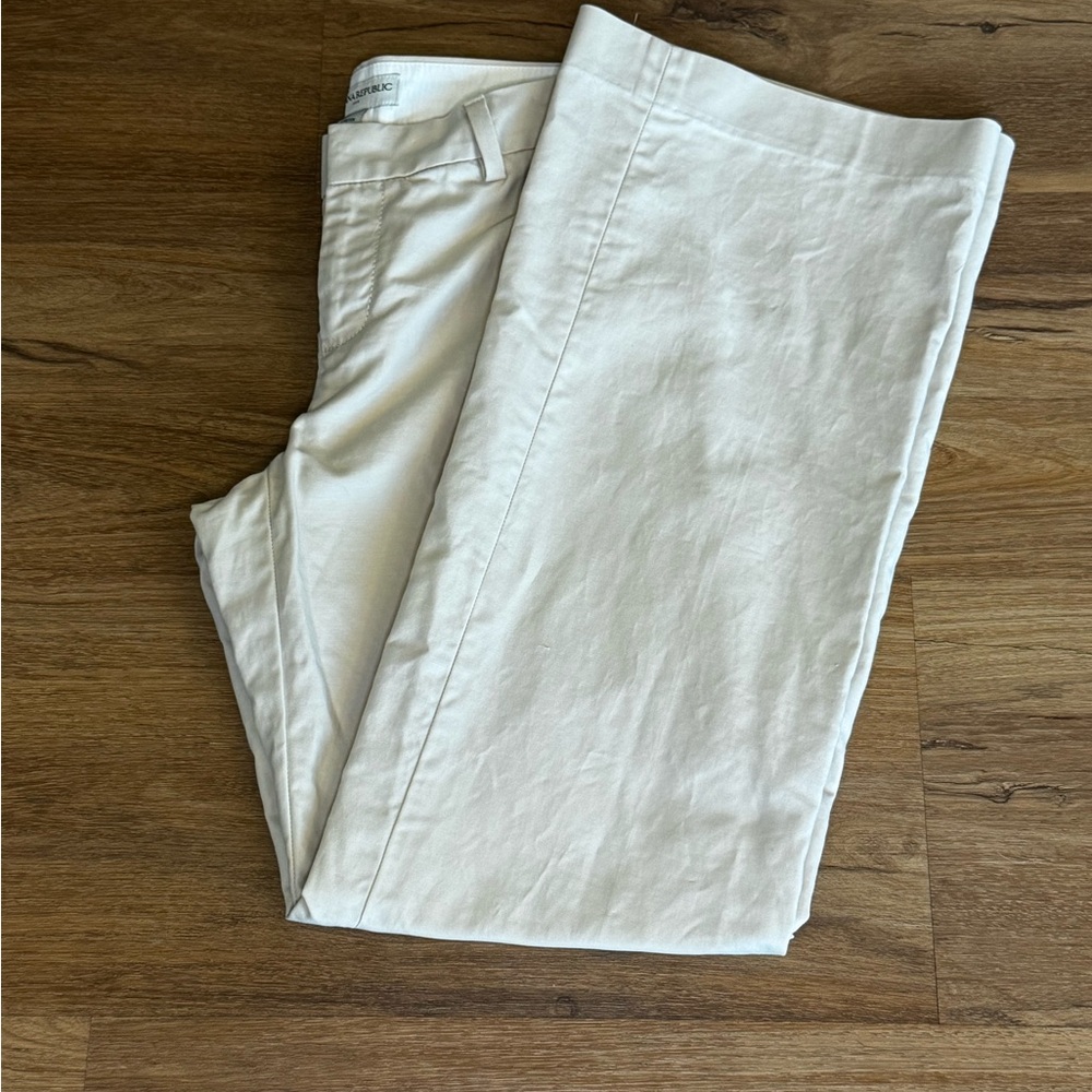 Banana Republic Women’s Light Tan Straight  Leg Stretch Pants Size 2